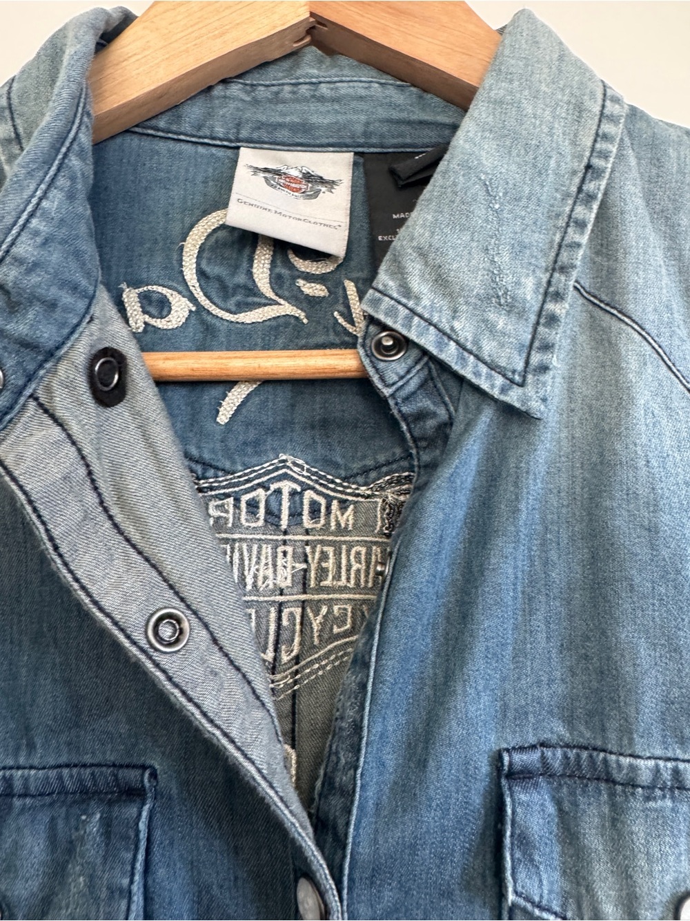 Harley-Davidson® Women's Genuine Classic Denim Long Sleeve Snap Button Shirt M - Picture 7 of 11